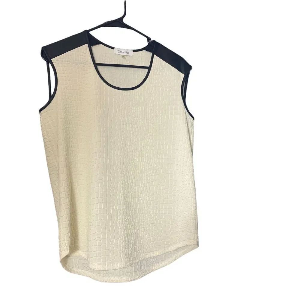 Calvin Klein ivory embossed pebble top size XS